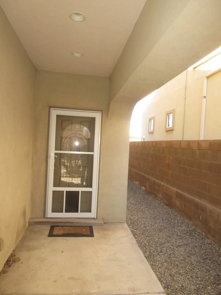 12505 Woodland Ave Ne - Photo 3 of 38