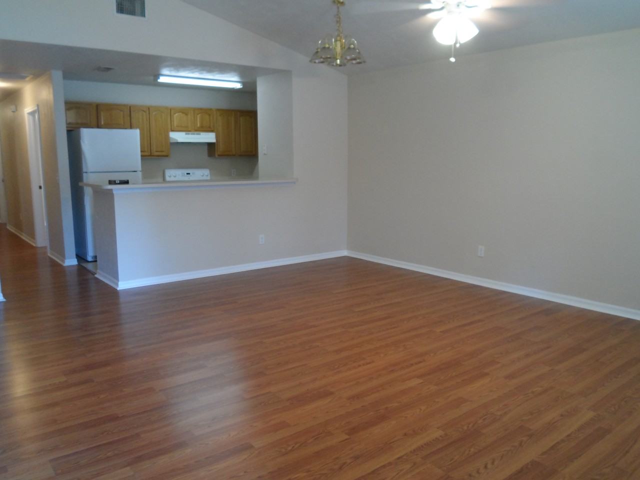 2112 Ne 3rd Pl - Photo 2 of 12