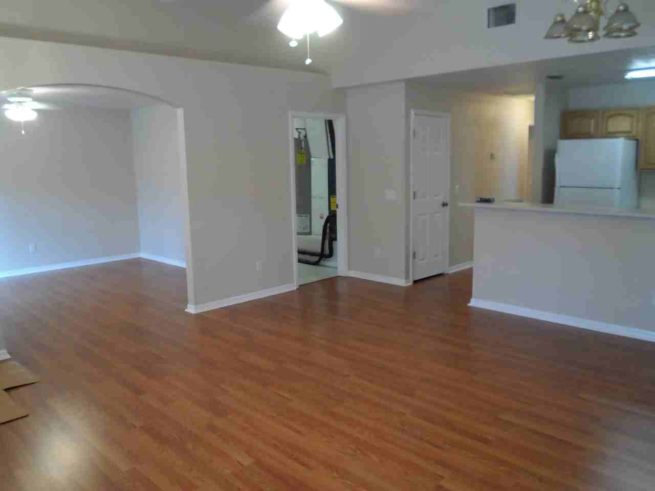 2112 Ne 3rd Pl - Photo 3 of 12