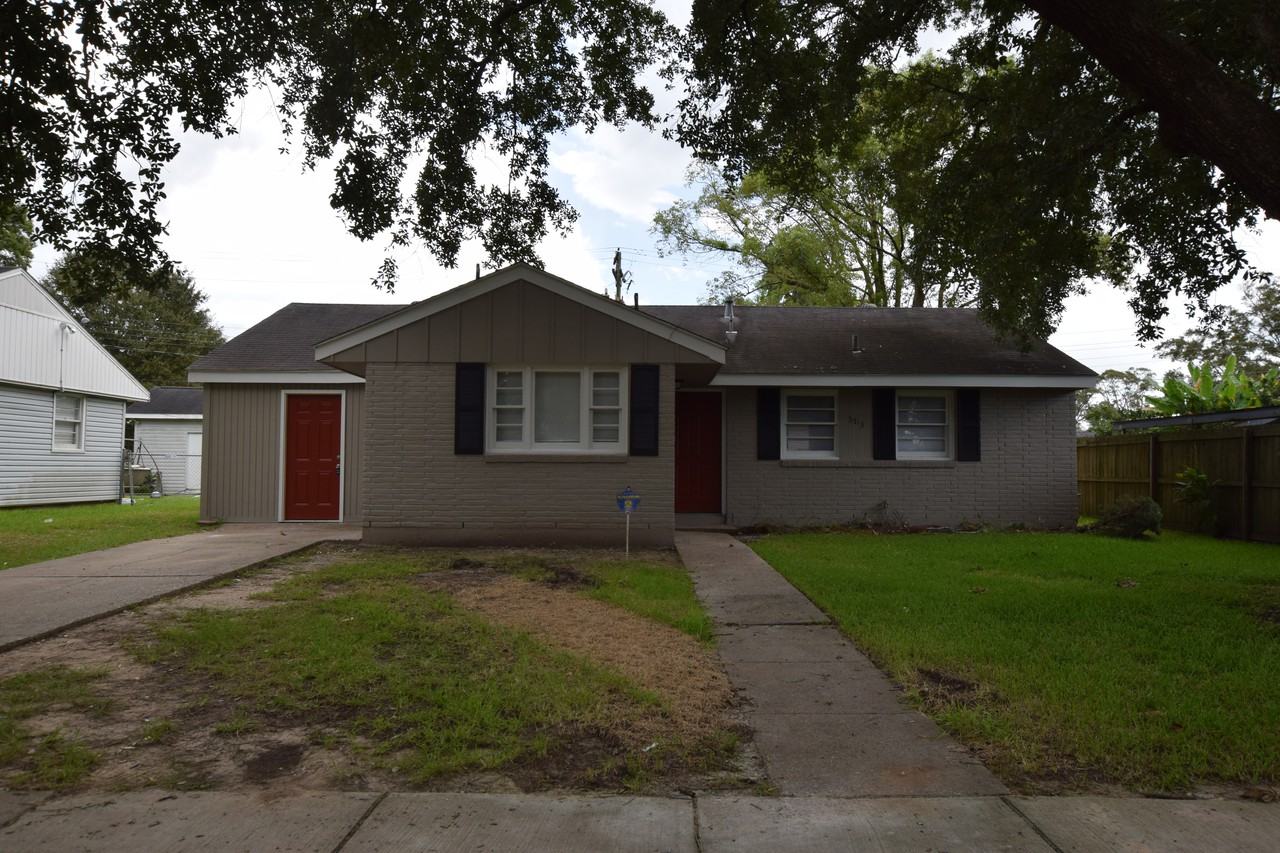 3513 Monroe St - Photo 2 of 14