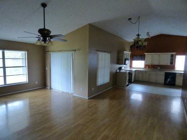 2142 Opal Dr. - Photo 2 of 8