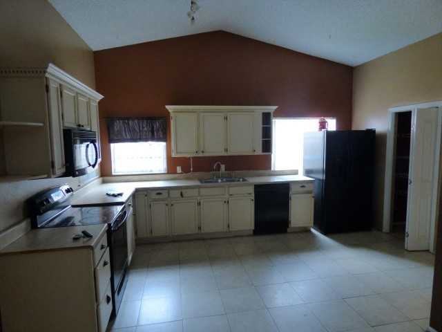 2142 Opal Dr. - Photo 3 of 8