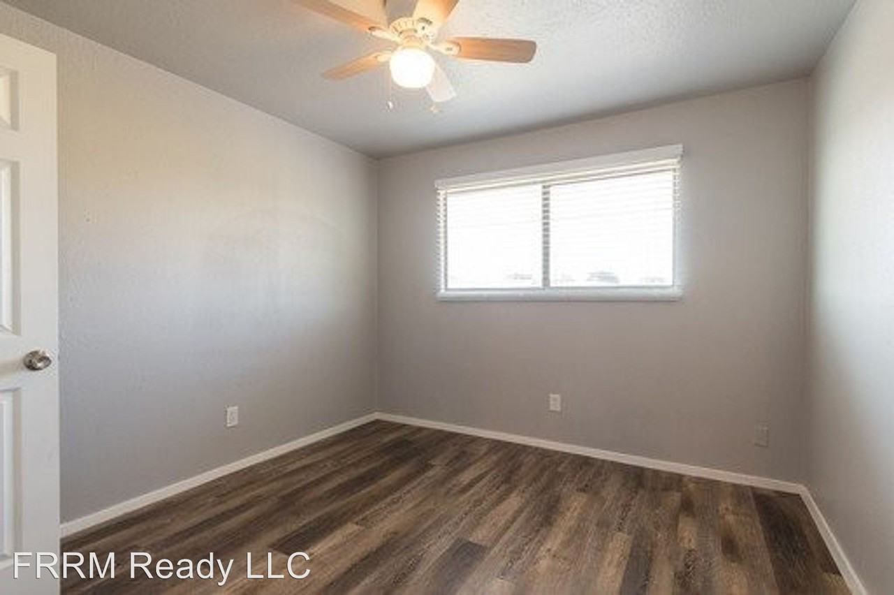 2411 Doreen St. - Photo 3 of 21