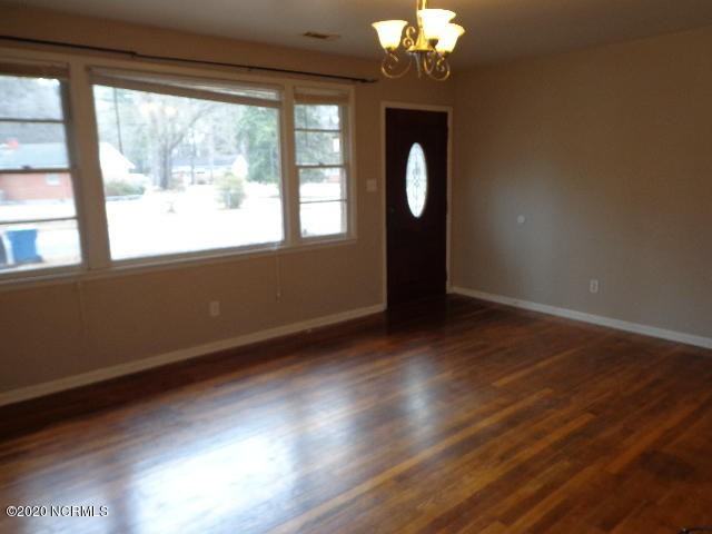 130 Armstrong Drive - Photo 2 of 7
