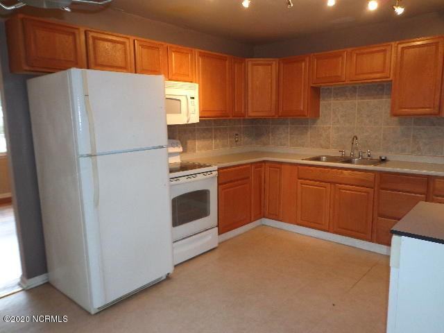 130 Armstrong Drive - Photo 3 of 7