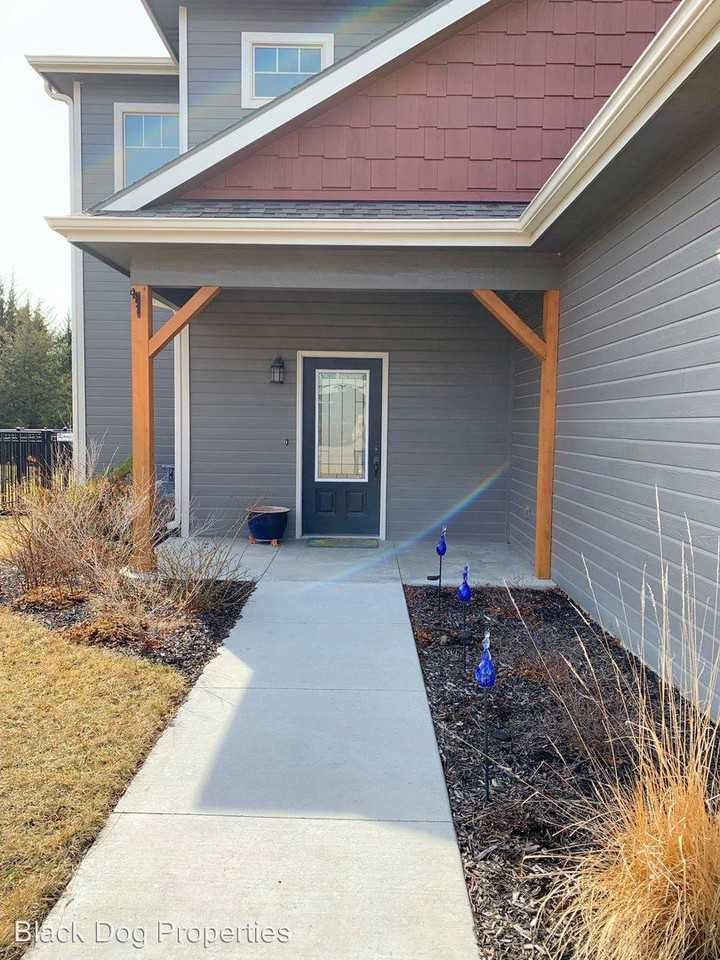 2113 Buckner Dr - Photo 2 of 25