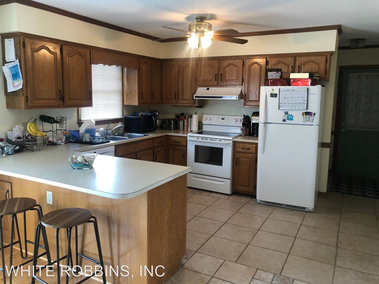 15 Harris Cir - Photo 2 of 14