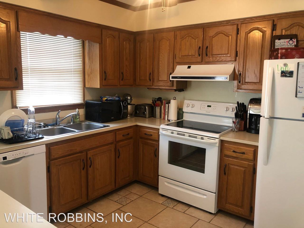 15 Harris Cir - Photo 3 of 14