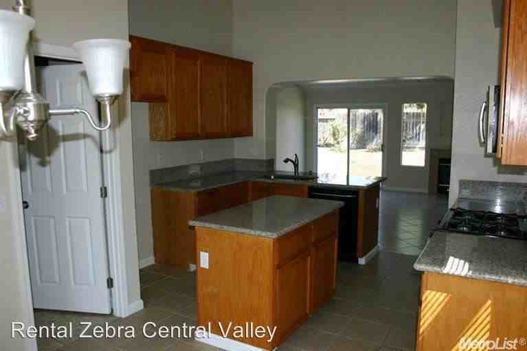 1124 Ruddy Ct - Photo 3 of 13