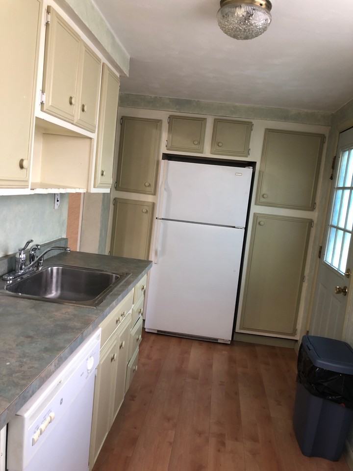217 Ulysses St - Photo 3 of 11