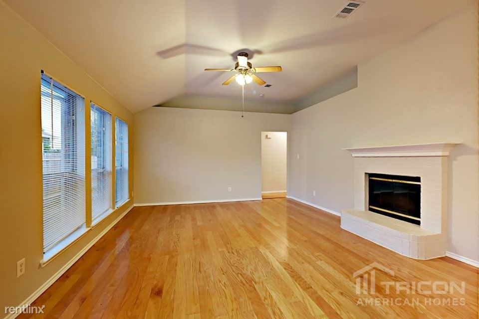6910 Meadow Bend Drive - Photo 3 of 31