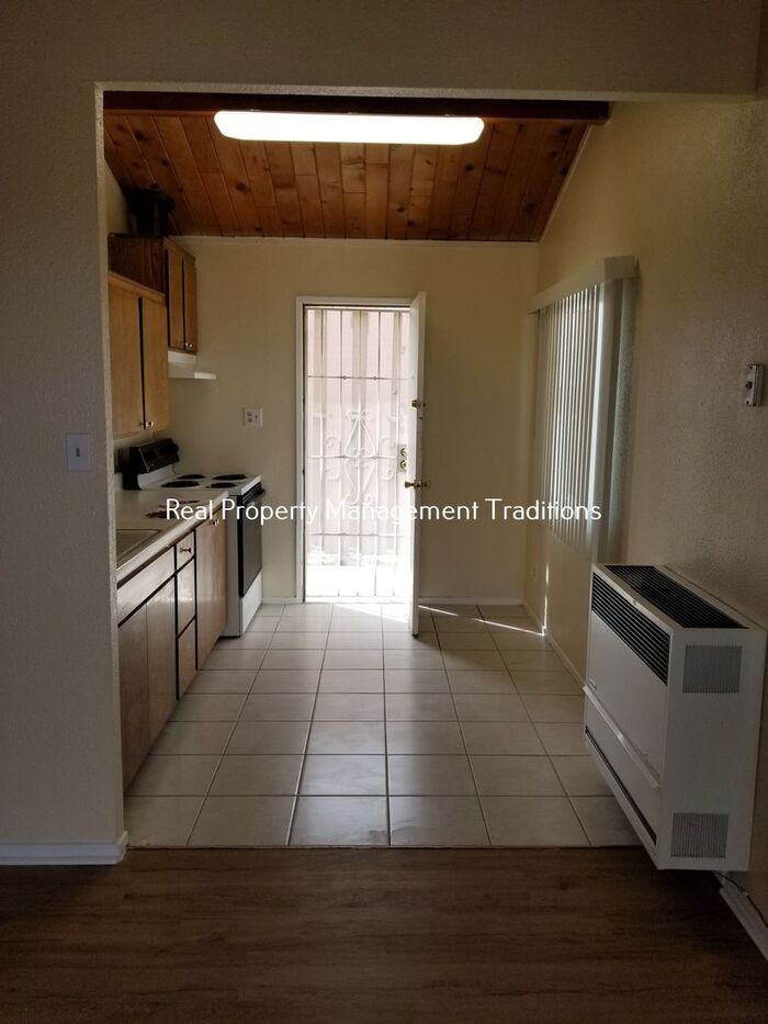 1933 Harvell Street - Photo 2 of 12