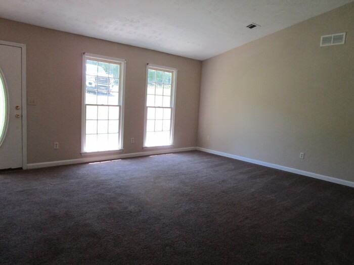 667 Rae Drive Southwest - Photo 2 of 16