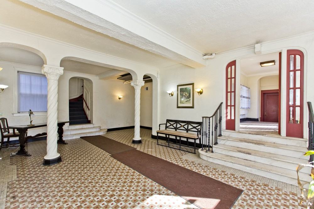 2129 N Dayton - Photo 2 of 17