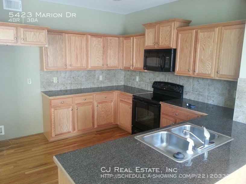 5423 Marion Dr - Photo 2 of 6