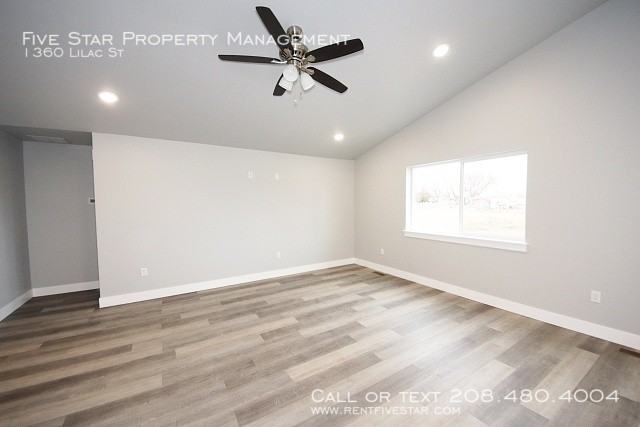 1360 Lilac St - Photo 2 of 15