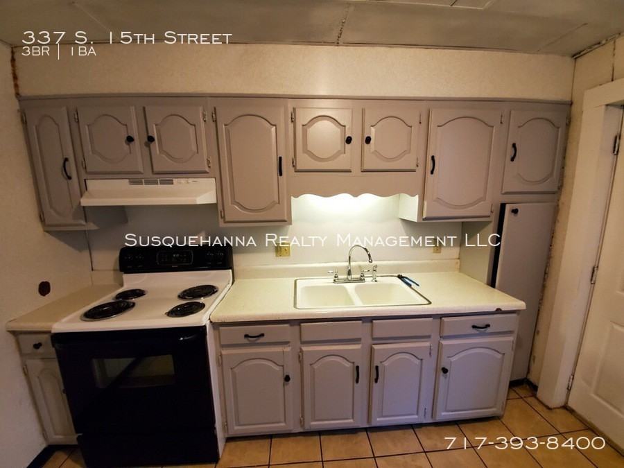 337 S. 15th Street - Photo 2 of 16