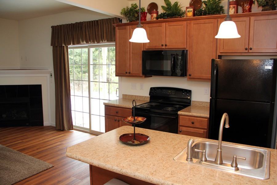 44 Baybridge Dr - Photo 2 of 10