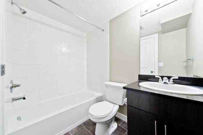 2715 - 12 Ave Se - Photo 2 of 23