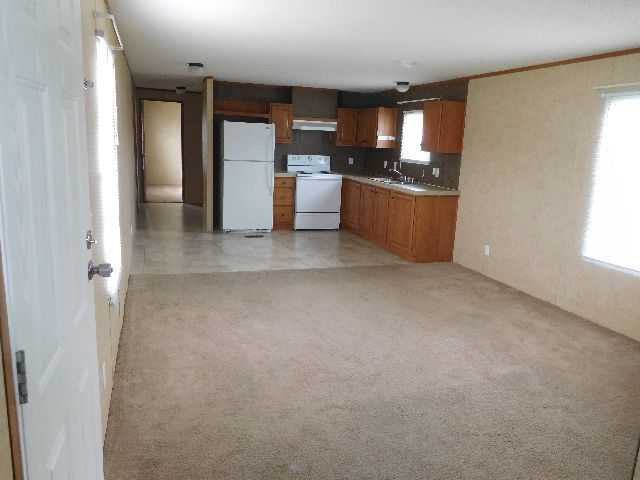 694 Waters Edge Pl - Photo 2 of 6