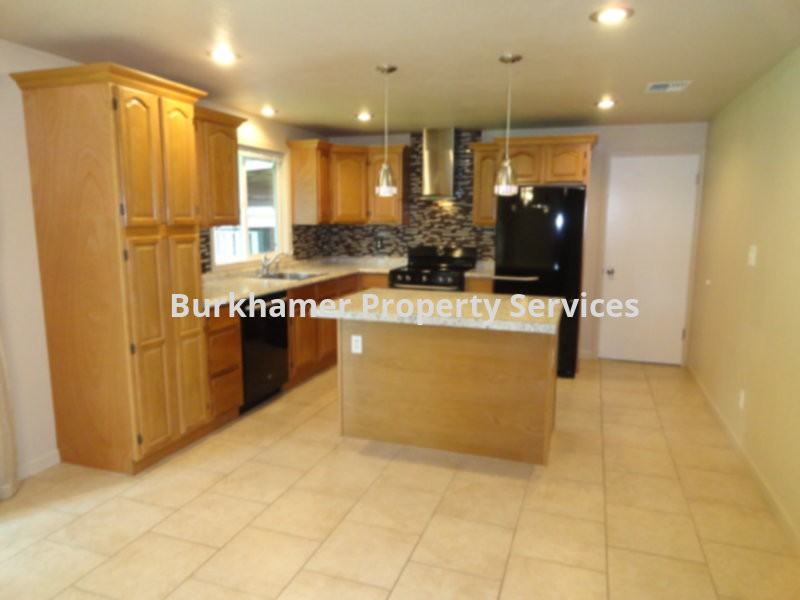 706 Granada Rd - Photo 6 of 32