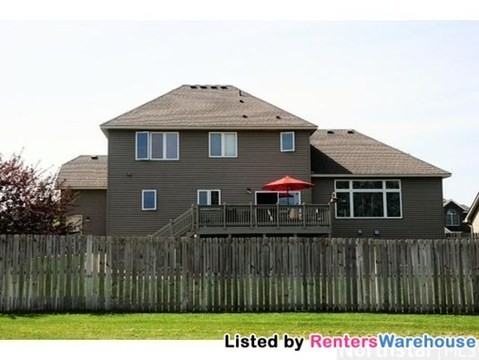 1705 Creek Ln - Photo 2 of 14