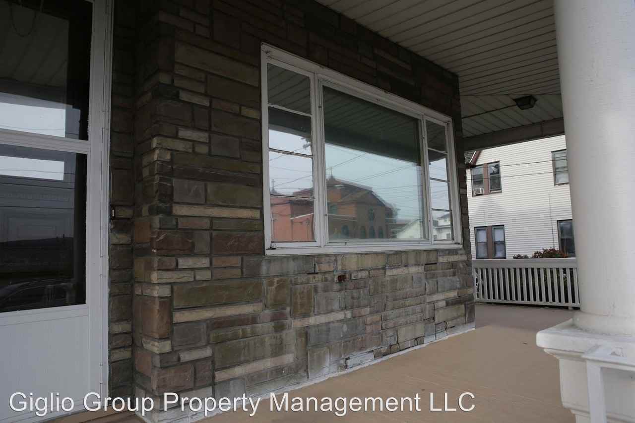 126 10th Ave - Photo 3 of 33