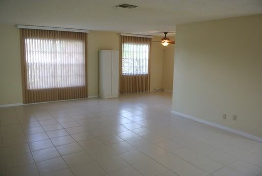 1962 NE 6th St - Photo 2 of 12