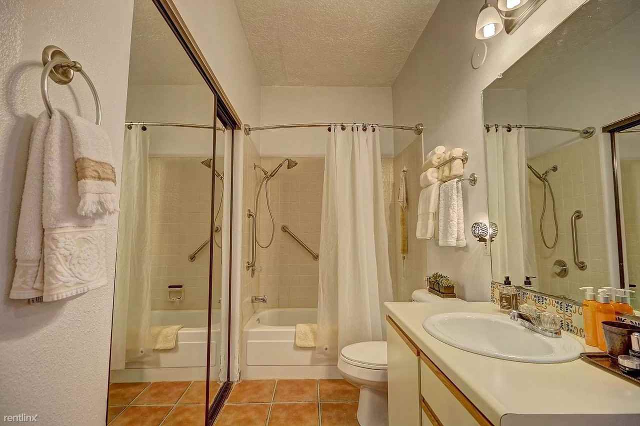 711 Viento Dr #C - Photo 3 of 3