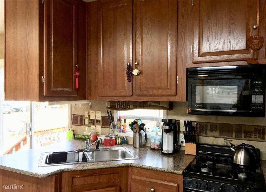 725 Buena Vista Dr - Photo 3 of 4