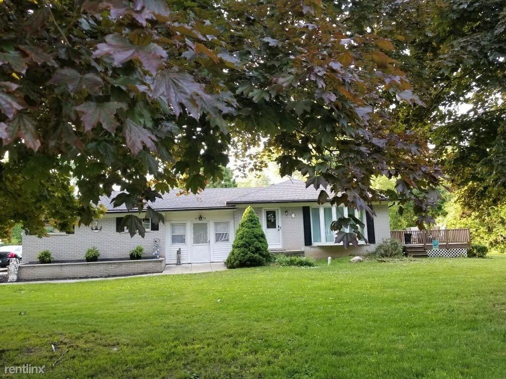10330 Brodhead Rd - Photo 3 of 4