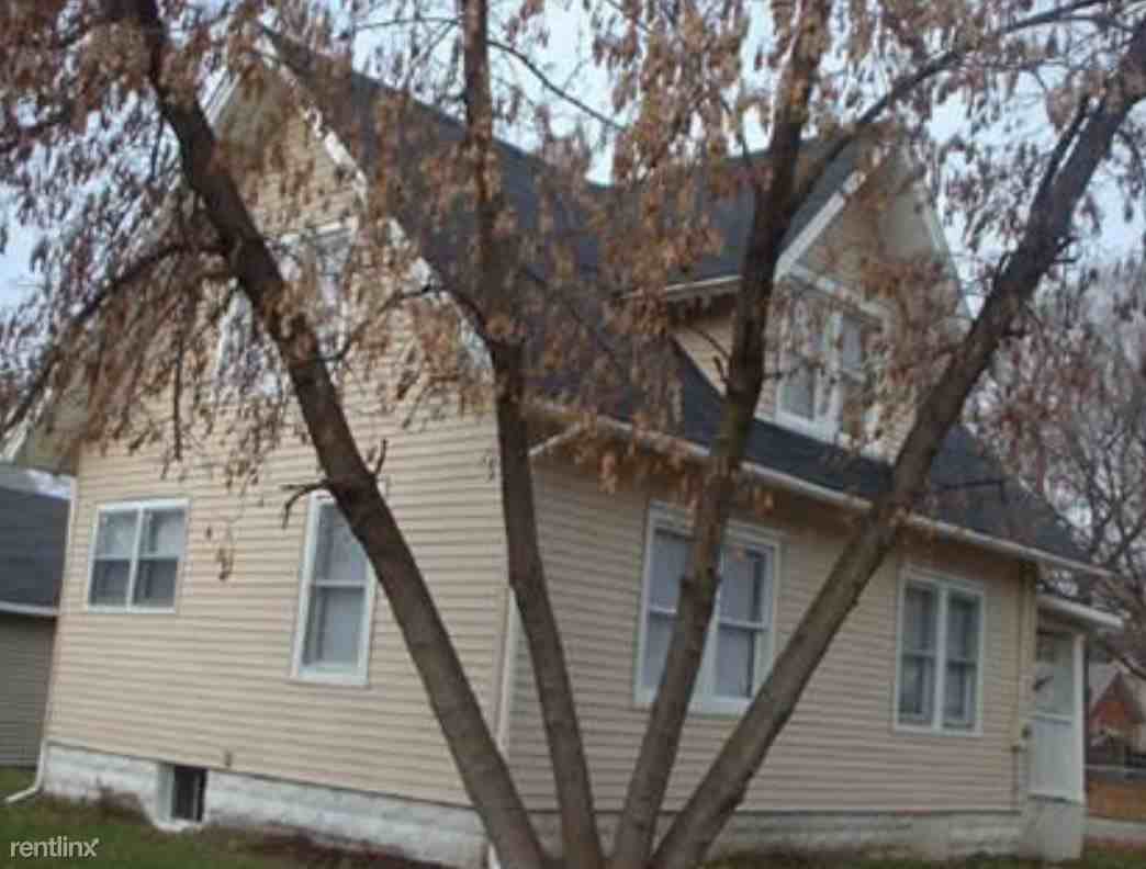 1318 Brown Avenue - Photo 2 of 6