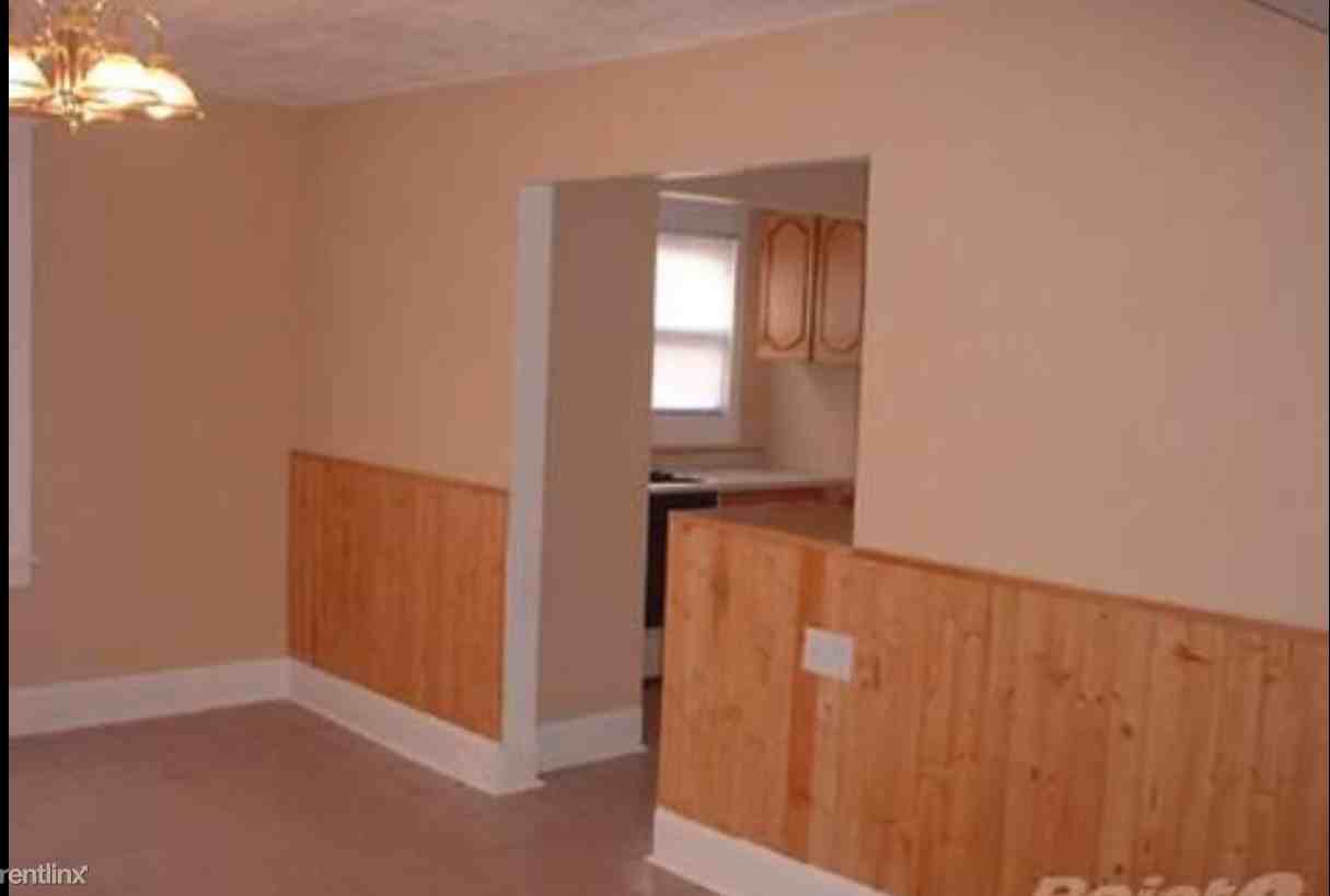 1318 Brown Avenue - Photo 3 of 6