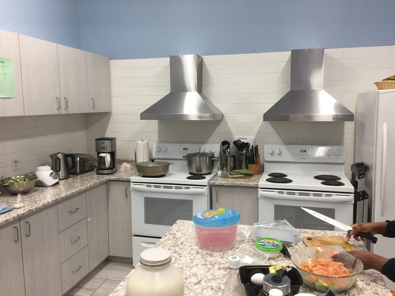 460 King Edward Avenue - Photo 2 of 4