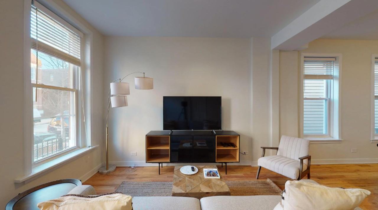 Pilsen apartment near the Pink Line Apartments in Chicago, IL