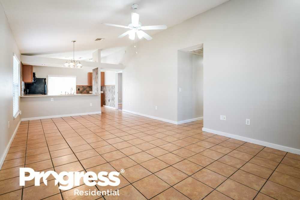 7828 Chadwick Dr - Photo 3 of 15