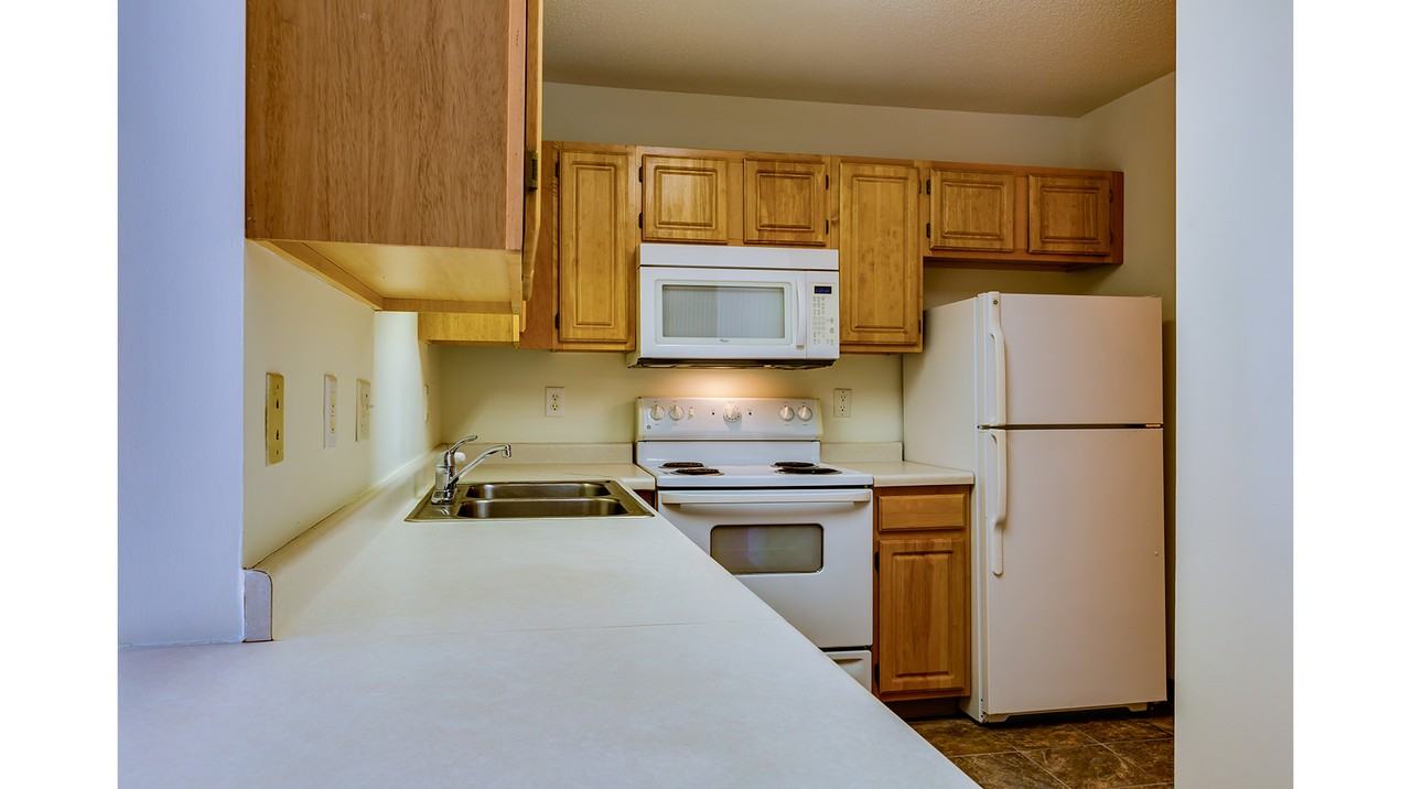 The Brittanys Townhomes & Apartments - Photo 3 of 16