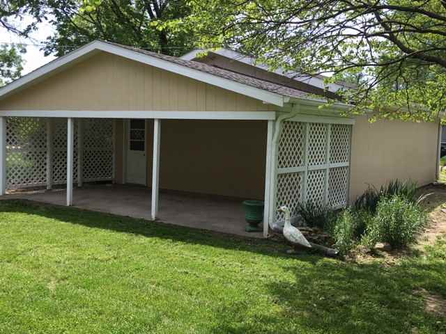 204 W Chase St - Photo 3 of 18