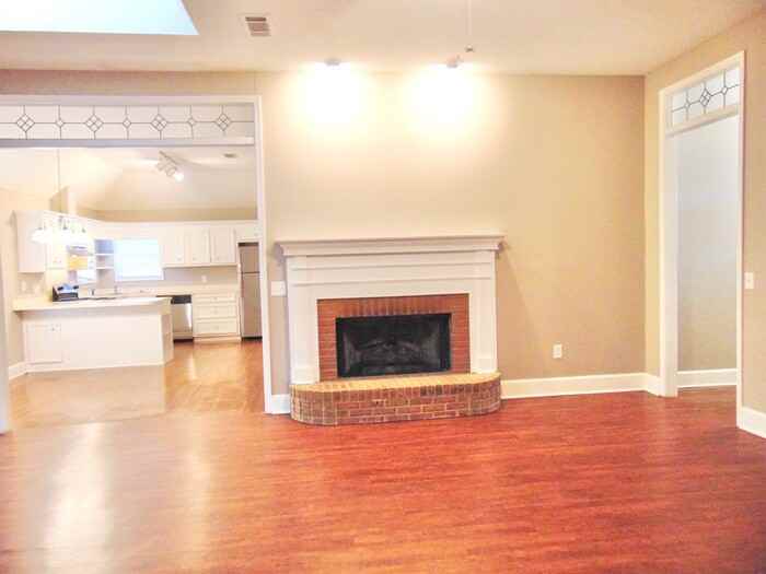 302 Arlington Circle - Photo 3 of 13