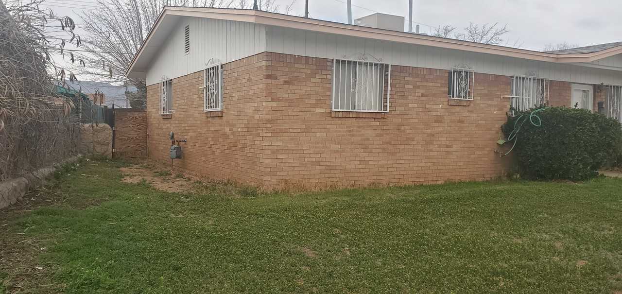 10345 Redwood - Photo 2 of 30