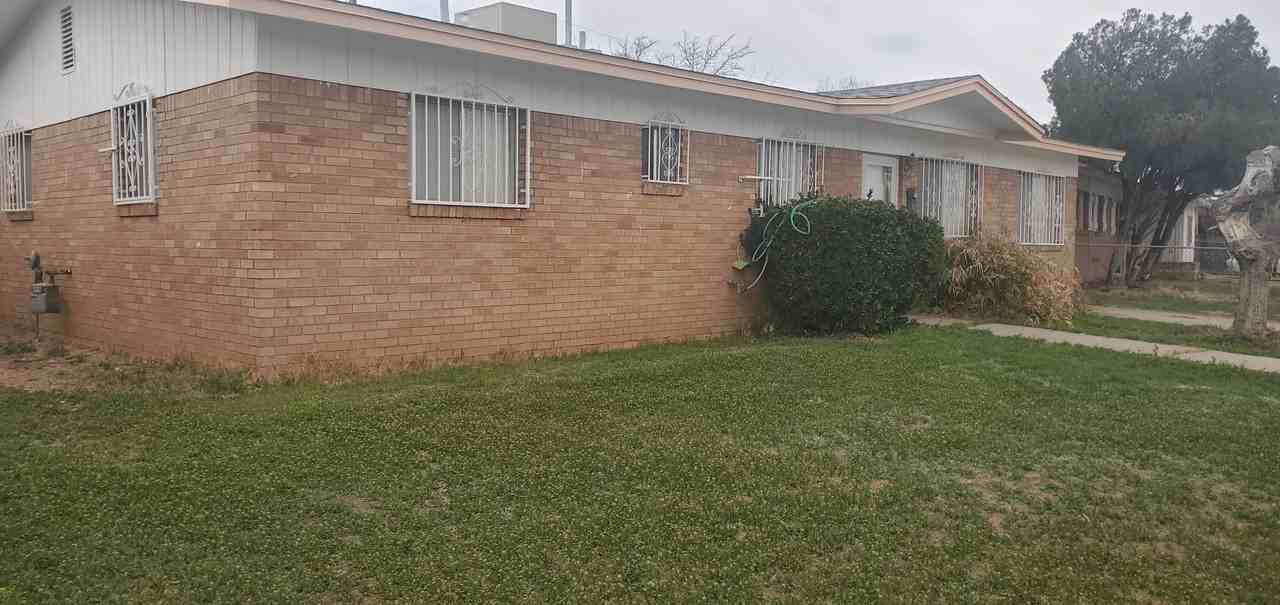 10345 Redwood - Photo 3 of 30