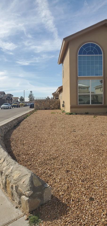 4001 Hueco Valley - Photo 2 of 30