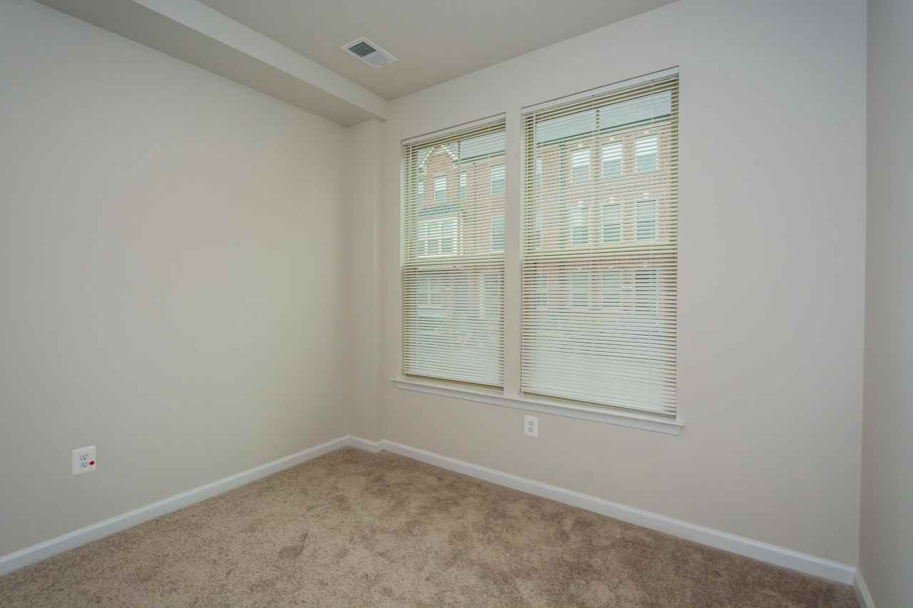 215 South Macon Street - Photo 2 of 43