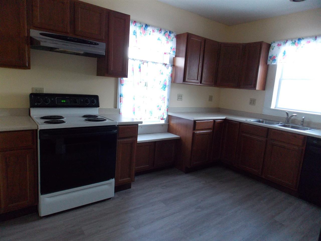 13 Arch Street - Photo 2 of 13