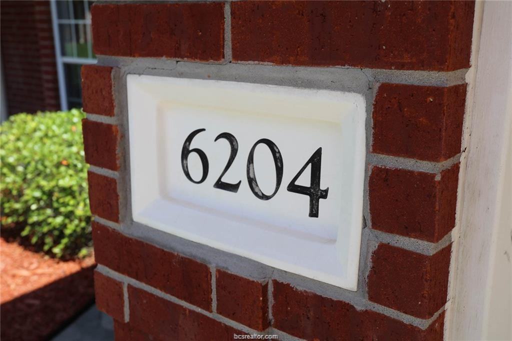 6204 Stratford - Photo 3 of 22