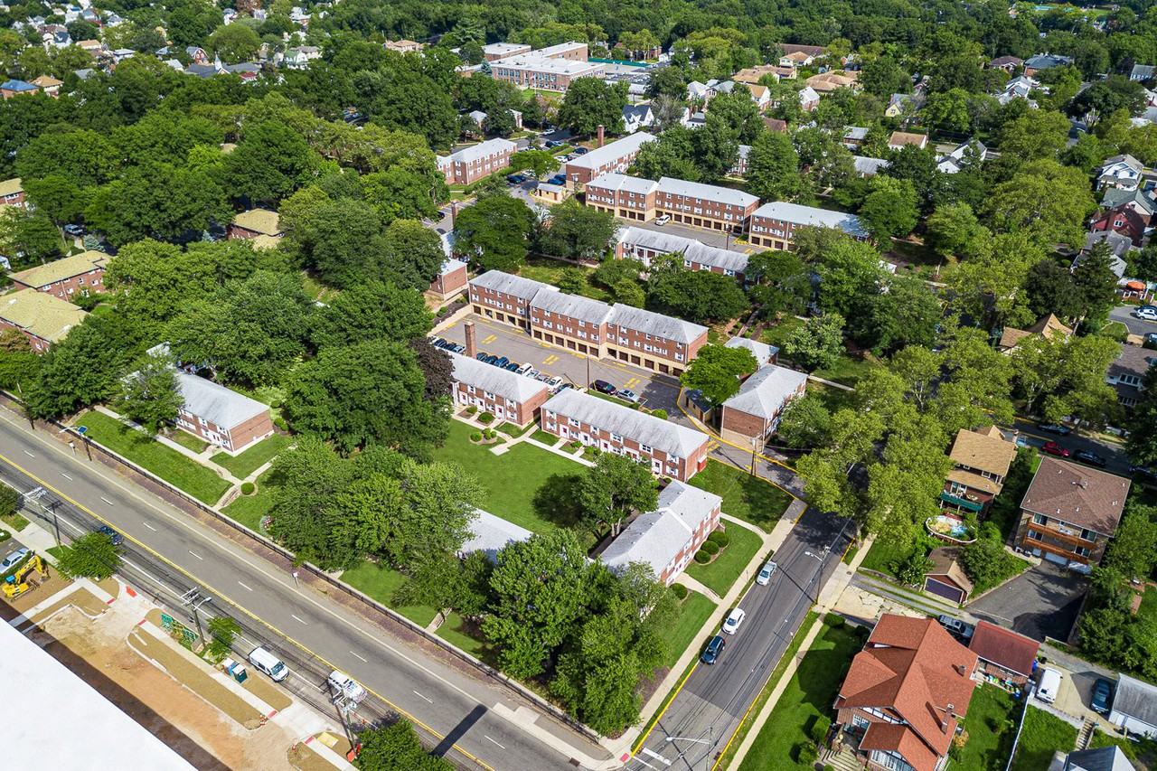 Ridgefield Gardens - Photo 2 of 14