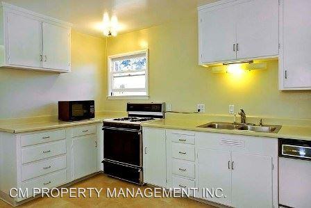 662 Drake Street - Photo 3 of 9