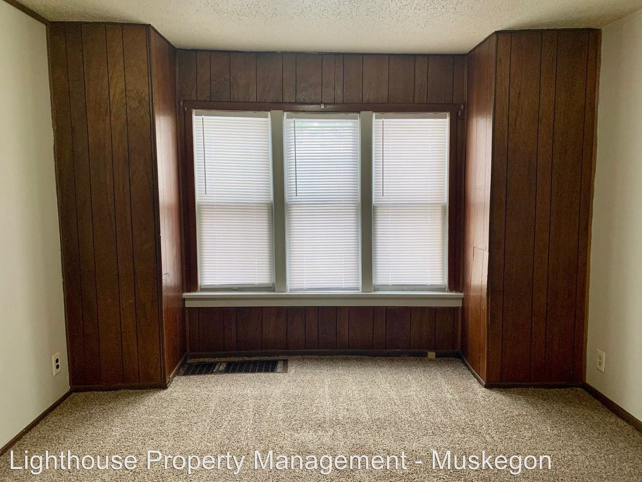 1710 Dyson Street - Photo 3 of 15