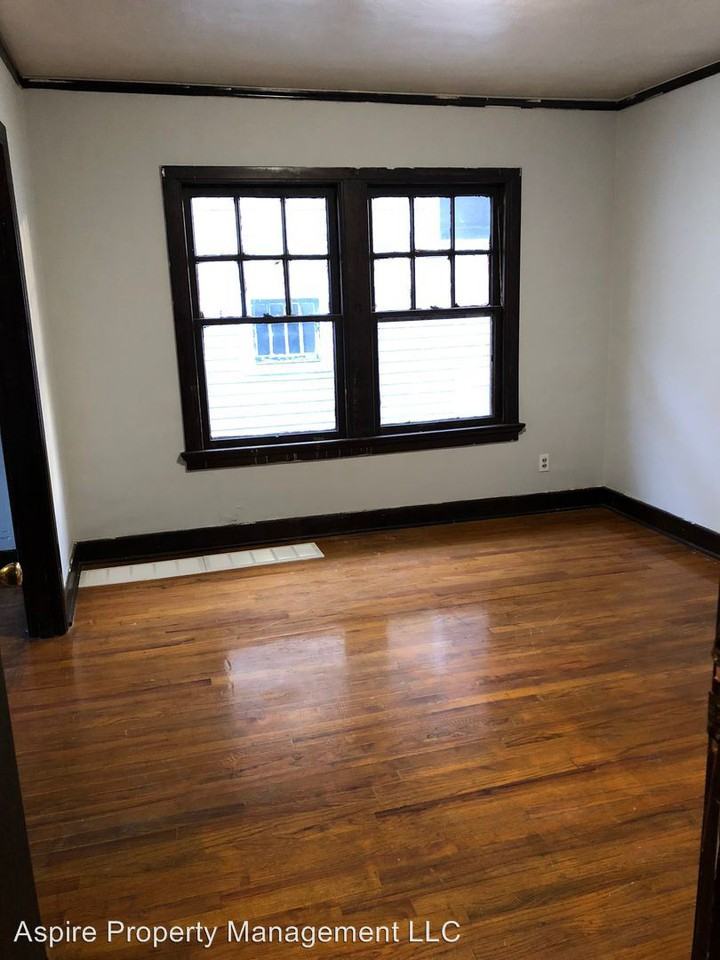 45 47 49 Marie Ave Dayton Ohio 45405 - Photo 2 of 4