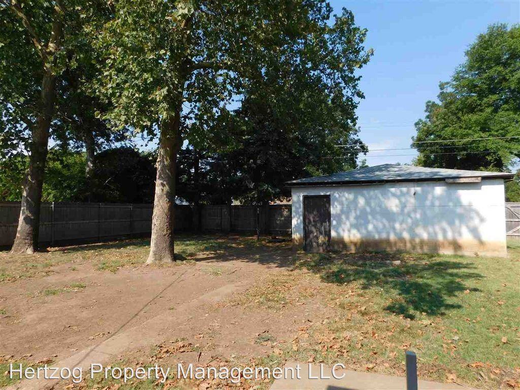 1315 S 2nd - Photo 3 of 15